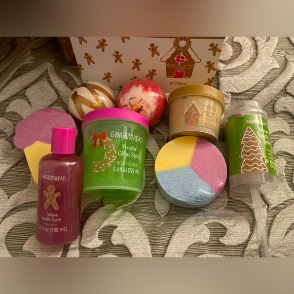 Merry Christmas BATHSET - Picture 1 of 9